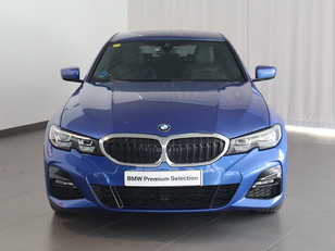 Fotos de BMW Serie 3 330e color Azul. Año 2020. 215KW(292CV). Híbrido Electro/Gasolina. En concesionario Pruna Motor de Barcelona