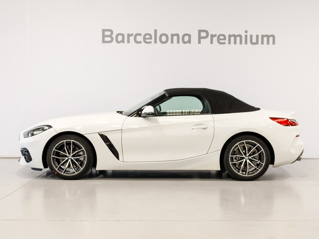 BMW Z4 sDrive20i Cabrio color Blanco. Año 2019. 145KW(197CV). Gasolina. En concesionario Barcelona Premium -- GRAN VIA de Barcelona