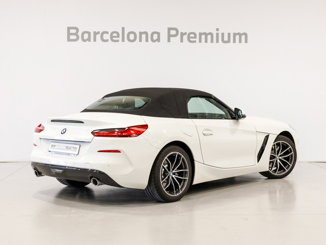 BMW Z4 sDrive20i Cabrio color Blanco. Año 2019. 145KW(197CV). Gasolina. En concesionario Barcelona Premium -- GRAN VIA de Barcelona