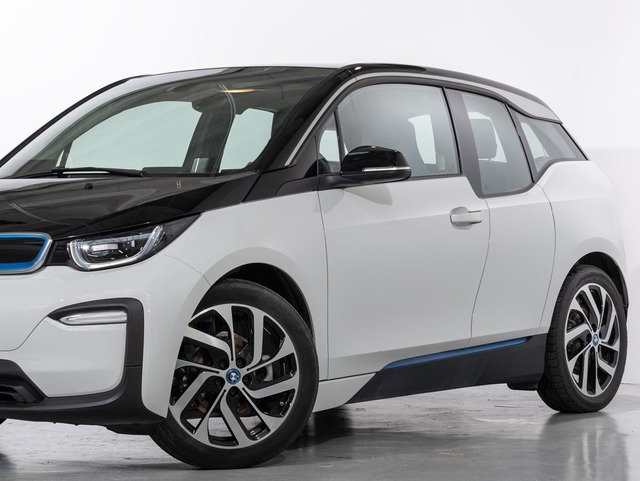 BMW i3 120Ah color Blanco. Año 2019. 125KW(170CV). Eléctrico. En concesionario Oliva Motor Girona de Girona