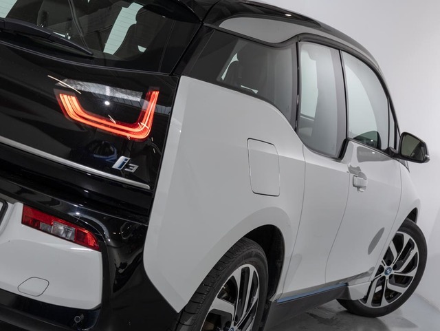 BMW i3 120Ah color Blanco. Año 2019. 125KW(170CV). Eléctrico. En concesionario Oliva Motor Girona de Girona