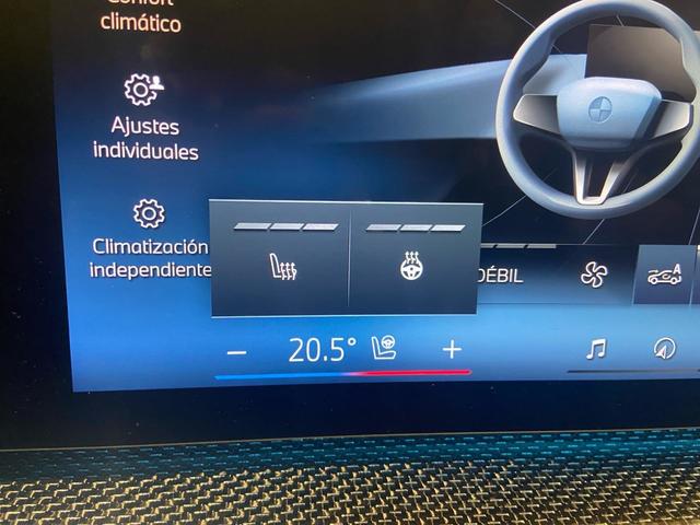 BMW i7 xDrive60 color Beige. Año 2024. 400KW(544CV). Eléctrico. En concesionario Automotor Costa, S.L.U. de Almería