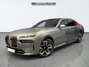 Fotos de BMW i7 xDrive60 color Beige. Año 2024. 400KW(544CV). Eléctrico. En concesionario Automotor Costa, S.L.U. de Almería