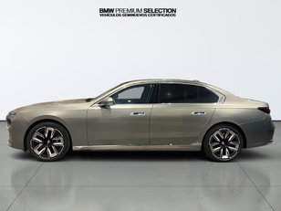 Fotos de BMW i7 xDrive60 color Beige. Año 2024. 400KW(544CV). Eléctrico. En concesionario Automotor Costa, S.L.U. de Almería