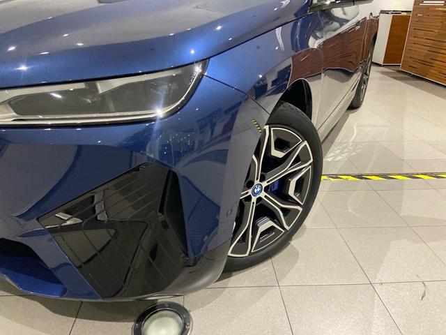 Foto 34 BMW iX xDrive40 240 kW (326 CV)