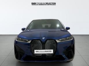 Fotos de BMW iX xDrive40 color Azul. Año 2024. 240KW(326CV). Eléctrico. En concesionario Automotor Costa, S.L.U. de Almería