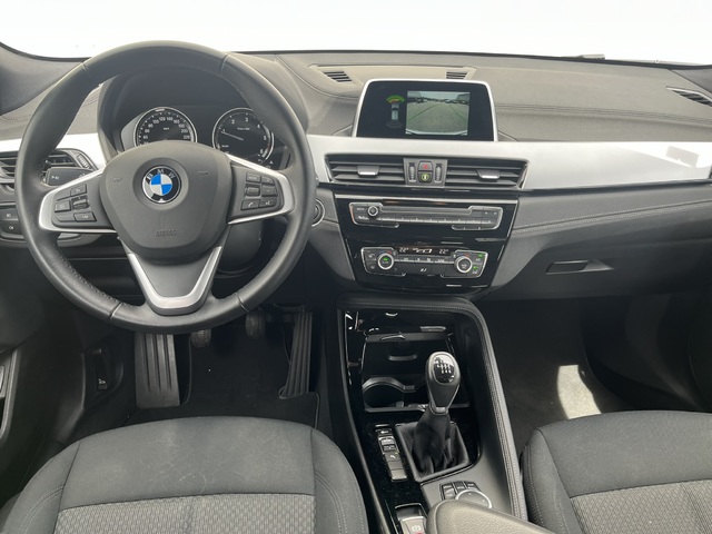 BMW X2 sDrive18d color Blanco. Año 2019. 110KW(150CV). Diésel. En concesionario Novomóvil Oleiros de Coruña