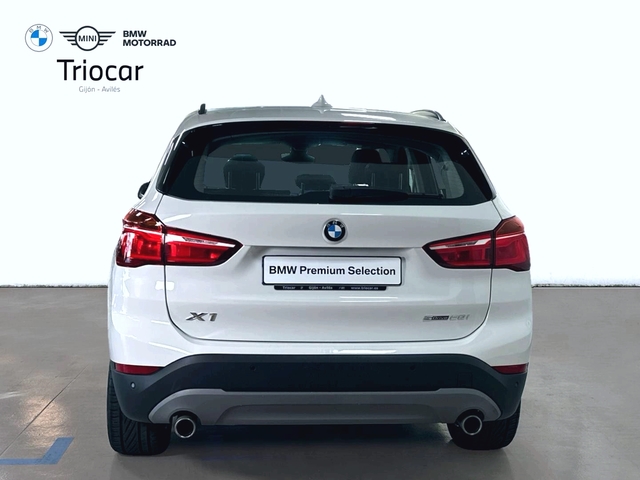 BMW X1 sDrive20i color Blanco. Año 2019. 141KW(192CV). Gasolina. En concesionario Triocar Gijón (Bmw y Mini) de Asturias