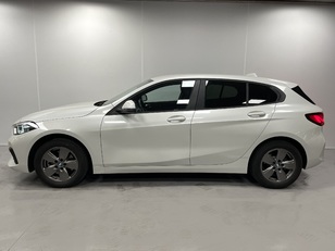 Fotos de BMW Serie 1 116d color Blanco. Año 2021. 85KW(116CV). Diésel. En concesionario Maberauto de Castellón