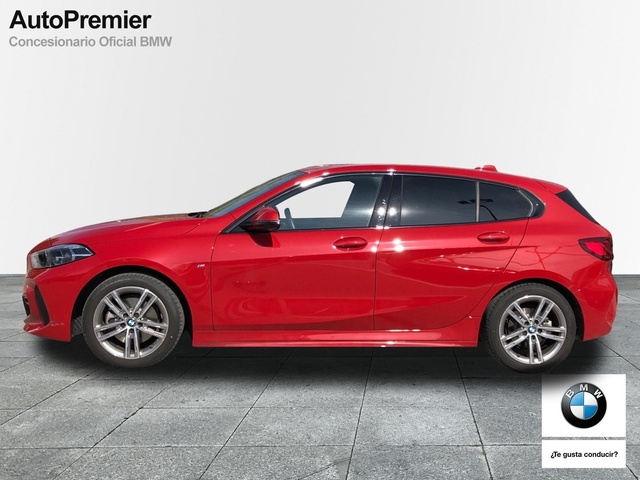 BMW Serie 1 118d color Rojo. Año 2023. 110KW(150CV). Diésel. En concesionario Auto Premier, S.A. - MADRID de Madrid
