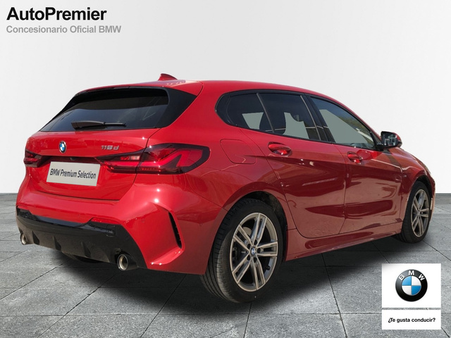 BMW Serie 1 118d color Rojo. Año 2023. 110KW(150CV). Diésel. En concesionario Auto Premier, S.A. - MADRID de Madrid