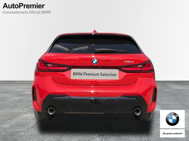 BMW Serie 1 118d color Rojo. Año 2023. 110KW(150CV). Diésel. En concesionario Auto Premier, S.A. - MADRID de Madrid