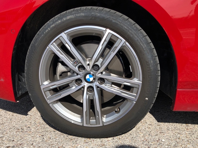 BMW Serie 1 118d color Rojo. Año 2023. 110KW(150CV). Diésel. En concesionario Auto Premier, S.A. - MADRID de Madrid