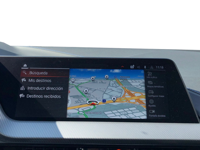 BMW Serie 1 118d color Rojo. Año 2023. 110KW(150CV). Diésel. En concesionario Auto Premier, S.A. - MADRID de Madrid