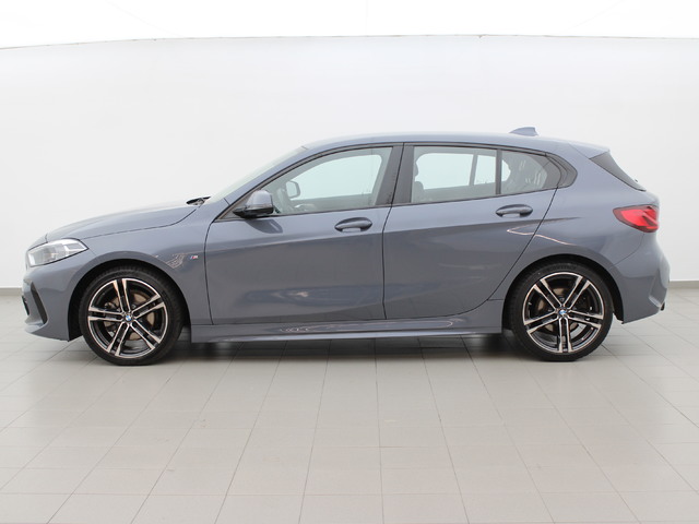 BMW Serie 1 118d color Gris. Año 2020. 110KW(150CV). Diésel. En concesionario Augusta Aragon S.A. de Zaragoza