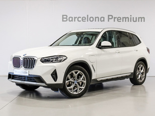 Fotos de BMW X3 xDrive30e color Blanco. Año 2024. 215KW(292CV). Híbrido Electro/Gasolina. En concesionario Barcelona Premium -- GRAN VIA de Barcelona