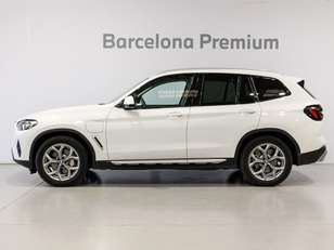 Fotos de BMW X3 xDrive30e color Blanco. Año 2024. 215KW(292CV). Híbrido Electro/Gasolina. En concesionario Barcelona Premium -- GRAN VIA de Barcelona