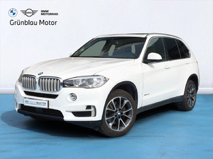 Fotos de BMW X5 xDrive40d color Blanco. Año 2018. 230KW(313CV). Diésel. En concesionario Grünblau Motor (Bmw y Mini) de Cantabria