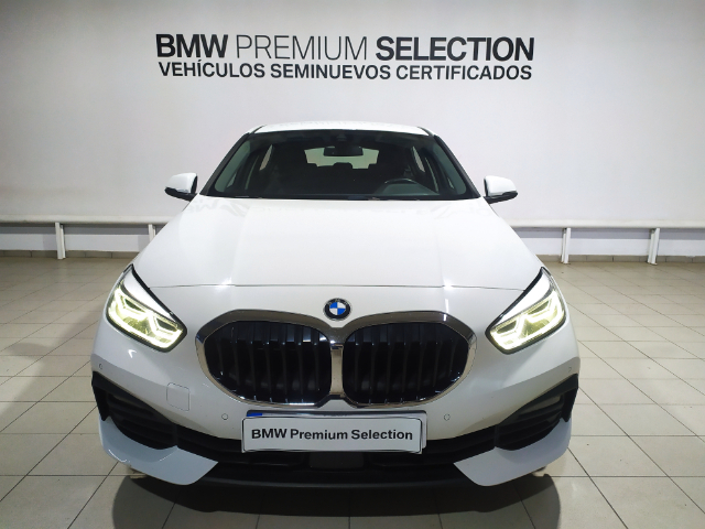 BMW Serie 1 116d color Blanco. Año 2021. 85KW(116CV). Diésel. En concesionario Hispamovil Elche de Alicante