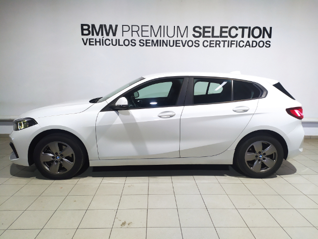 BMW Serie 1 116d color Blanco. Año 2021. 85KW(116CV). Diésel. En concesionario Hispamovil Elche de Alicante