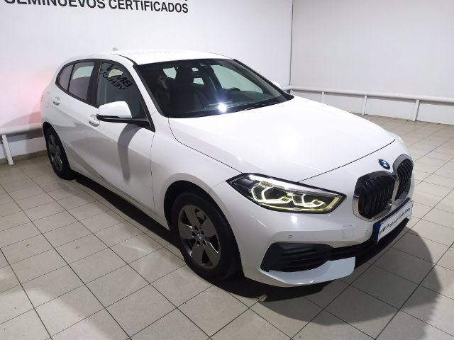 BMW Serie 1 116d color Blanco. Año 2021. 85KW(116CV). Diésel. En concesionario Hispamovil Elche de Alicante