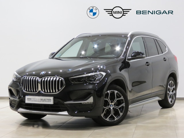 BMW X1 sDrive18d color Negro. Año 2020. 110KW(150CV). Diésel. En concesionario GANDIA Automoviles Fersan, S.A. de Valencia