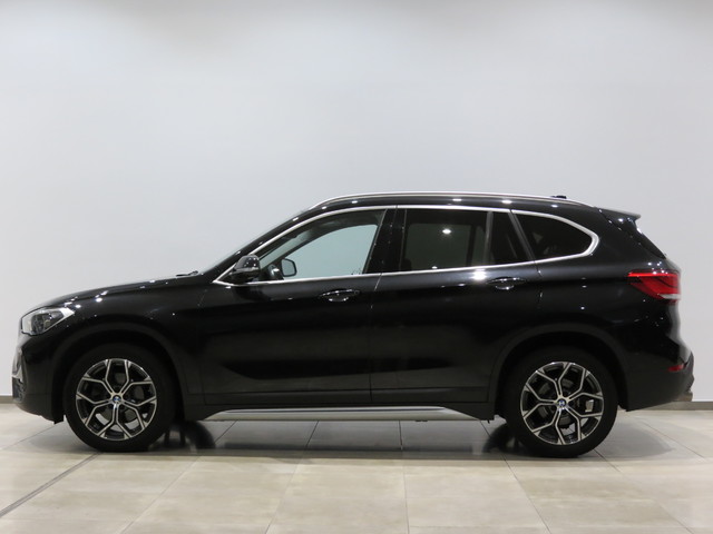 BMW X1 sDrive18d color Negro. Año 2020. 110KW(150CV). Diésel. En concesionario GANDIA Automoviles Fersan, S.A. de Valencia