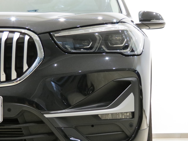 BMW X1 sDrive18d color Negro. Año 2020. 110KW(150CV). Diésel. En concesionario GANDIA Automoviles Fersan, S.A. de Valencia