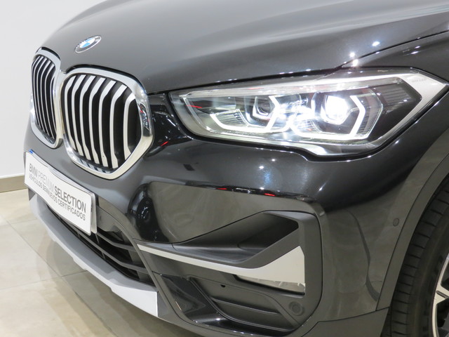 BMW X1 sDrive18d color Negro. Año 2020. 110KW(150CV). Diésel. En concesionario GANDIA Automoviles Fersan, S.A. de Valencia