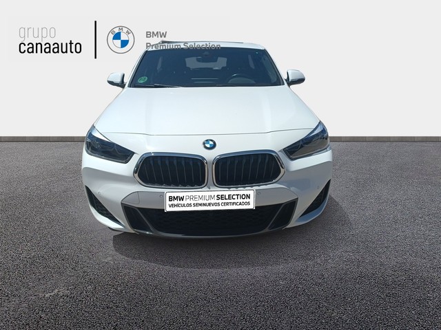 BMW X2 xDrive20d color Blanco. Año 2021. 140KW(190CV). Diésel. En concesionario CANAAUTO - TACO de Sta. C. Tenerife