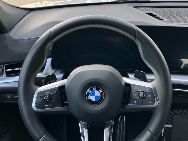BMW X2 sDrive18d color Blanco. Año 2024. 110KW(150CV). Diésel. En concesionario Bernesga Motor León (Bmw y Mini) de León