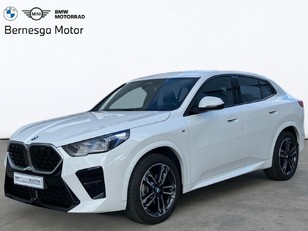 Fotos de BMW X2 sDrive18d color Blanco. Año 2024. 110KW(150CV). Diésel. En concesionario Bernesga Motor León (Bmw y Mini) de León