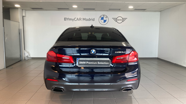 BMW Serie 5 530e iPerformance color Negro. Año 2018. 185KW(252CV). Híbrido Electro/Gasolina. En concesionario BYmyCAR Madrid - Alcalá de Madrid