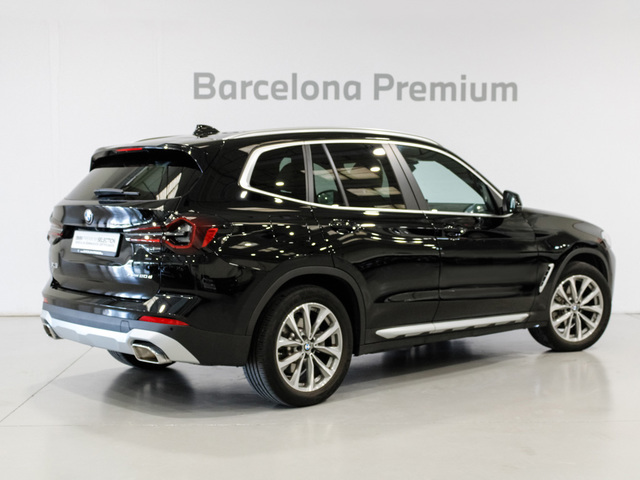 BMW X3 xDrive20d color Negro. Año 2023. 140KW(190CV). Diésel. En concesionario Barcelona Premium -- GRAN VIA de Barcelona