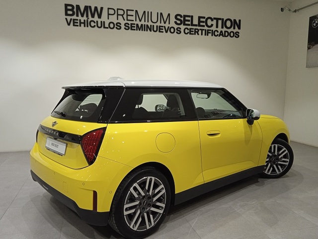 fotoG 3 del MINI MINI 3 Puertas Cooper E 135 kW (184 CV) 184cv Eléctrico del 2024 en Albacete