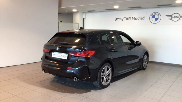 BMW Serie 1 118d color Negro. Año 2022. 110KW(150CV). Diésel. En concesionario BYmyCAR Madrid - Alcalá de Madrid