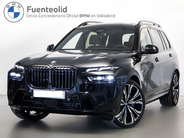 BMW X7 xDrive40d color Negro. Año 2024. 259KW(352CV). Diésel. En concesionario Fuenteolid de Valladolid