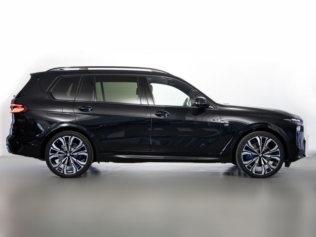 BMW X7 xDrive40d color Negro. Año 2024. 259KW(352CV). Diésel. En concesionario Fuenteolid de Valladolid