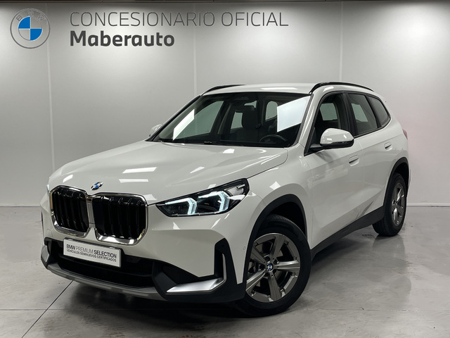 BMW X1 sDrive18d color Blanco. Año 2022. 110KW(150CV). Diésel. En concesionario Maberauto de Castellón