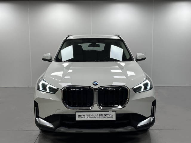 BMW X1 sDrive18d color Blanco. Año 2022. 110KW(150CV). Diésel. En concesionario Maberauto de Castellón