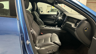 Volvo XC60 T8 Recharge R-Design AWD Auto 287 kW (390 CV) - 7 Volvo XC60 T8 Ocasión 287 KW (390CV) - 7