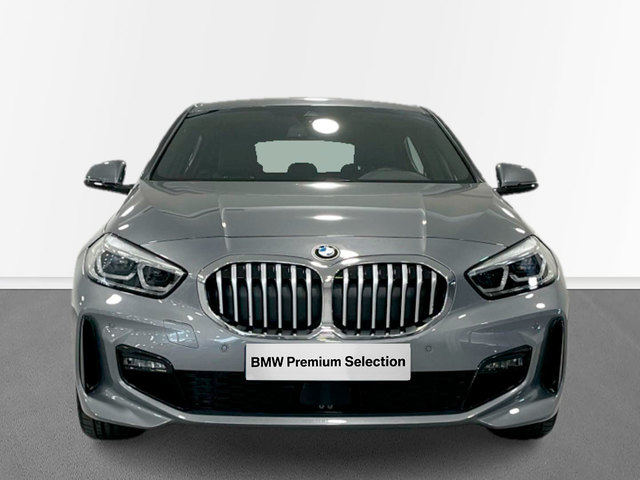 BMW Serie 1 118i color Gris. Año 2024. 103KW(140CV). Gasolina. En concesionario Engasa S.A. Pista de silla de Valencia