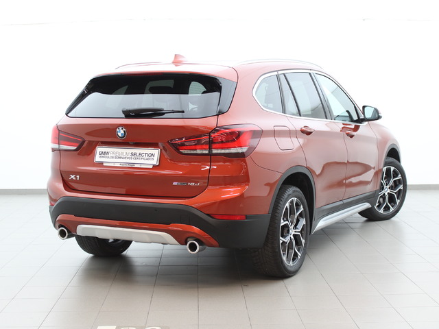 BMW X1 sDrive18d color Naranja. Año 2020. 110KW(150CV). Diésel. En concesionario Augusta Aragon S.A. de Zaragoza