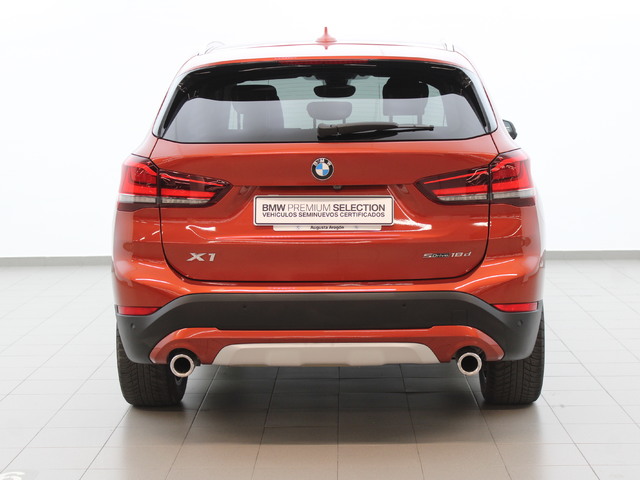 BMW X1 sDrive18d color Naranja. Año 2020. 110KW(150CV). Diésel. En concesionario Augusta Aragon S.A. de Zaragoza