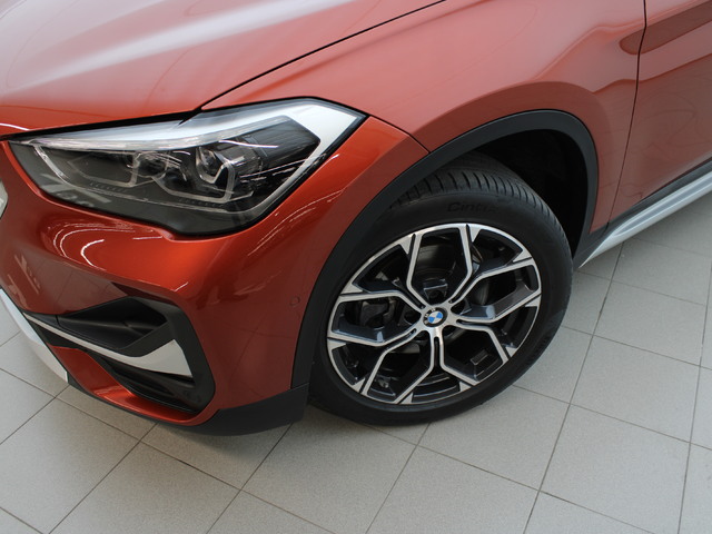 BMW X1 sDrive18d color Naranja. Año 2020. 110KW(150CV). Diésel. En concesionario Augusta Aragon S.A. de Zaragoza