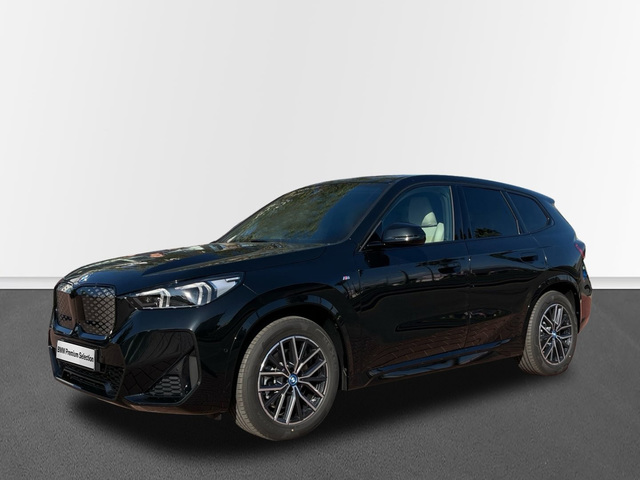 BMW iX1 xDrive30 color Negro. Año 2024. 230KW(313CV). Eléctrico. En concesionario MURCIA PREMIUM S.L. JUAN CARLOS I de Murcia