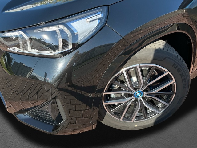 BMW iX1 xDrive30 color Negro. Año 2024. 230KW(313CV). Eléctrico. En concesionario MURCIA PREMIUM S.L. JUAN CARLOS I de Murcia