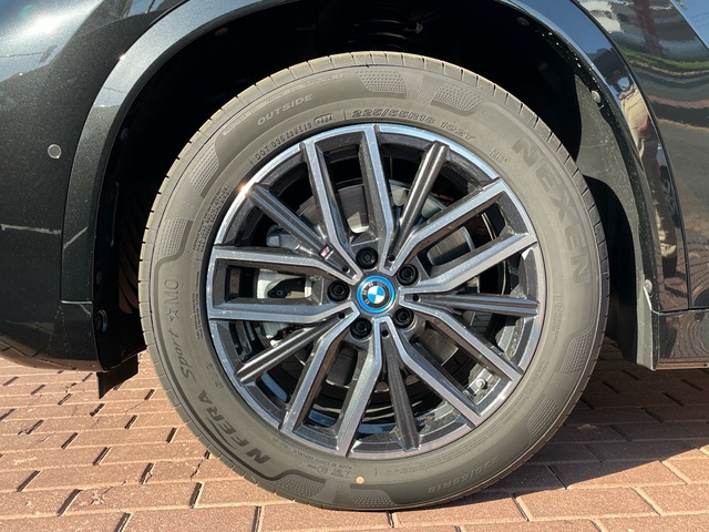 BMW iX1 xDrive30 color Negro. Año 2024. 230KW(313CV). Eléctrico. En concesionario MURCIA PREMIUM S.L. JUAN CARLOS I de Murcia