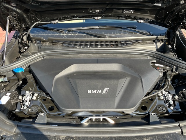 BMW iX1 xDrive30 color Negro. Año 2024. 230KW(313CV). Eléctrico. En concesionario MURCIA PREMIUM S.L. JUAN CARLOS I de Murcia
