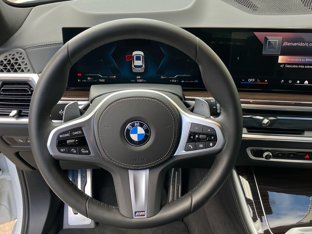BMW X5 xDrive30d color Blanco. Año 2024. 219KW(298CV). Diésel. En concesionario Bernesga Motor León (Bmw y Mini) de León